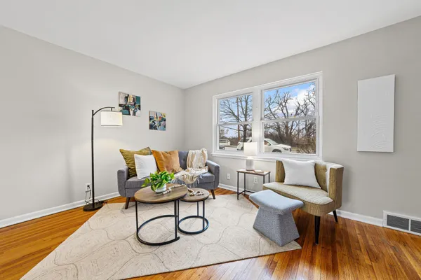 $225,000 | 996 Cleveland Avenue South, St. Paul, MN 55116