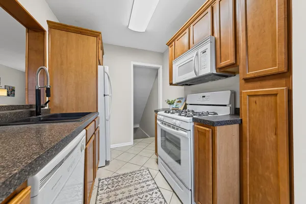 $225,000 | 996 Cleveland Avenue South, St. Paul, MN 55116