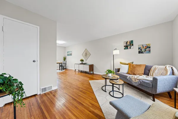 $225,000 | 996 Cleveland Avenue South, St. Paul, MN 55116