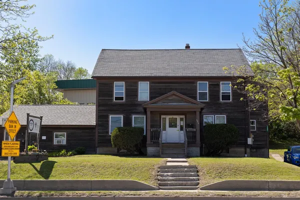 $3,950 | 486 Main Street, Unit B, Winooski, VT 05446