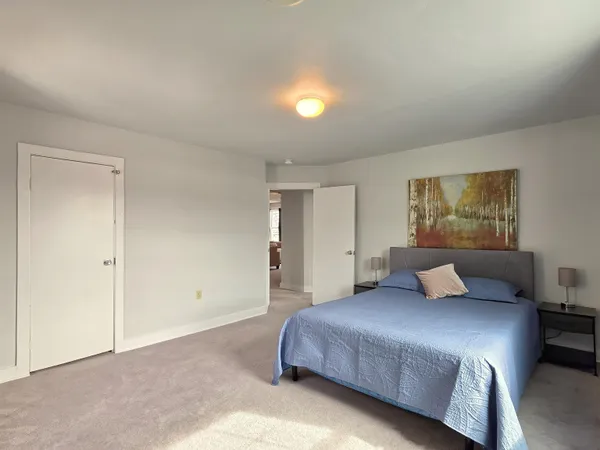 $3,950 | 486 Main Street, Unit B, Winooski, VT 05446