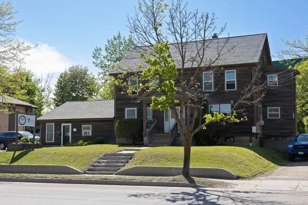 $3,950 | 486 Main Street, Unit B, Winooski, VT 05446