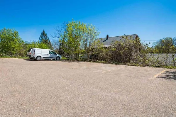 $3,950 | 486 Main Street, Unit B, Winooski, VT 05446