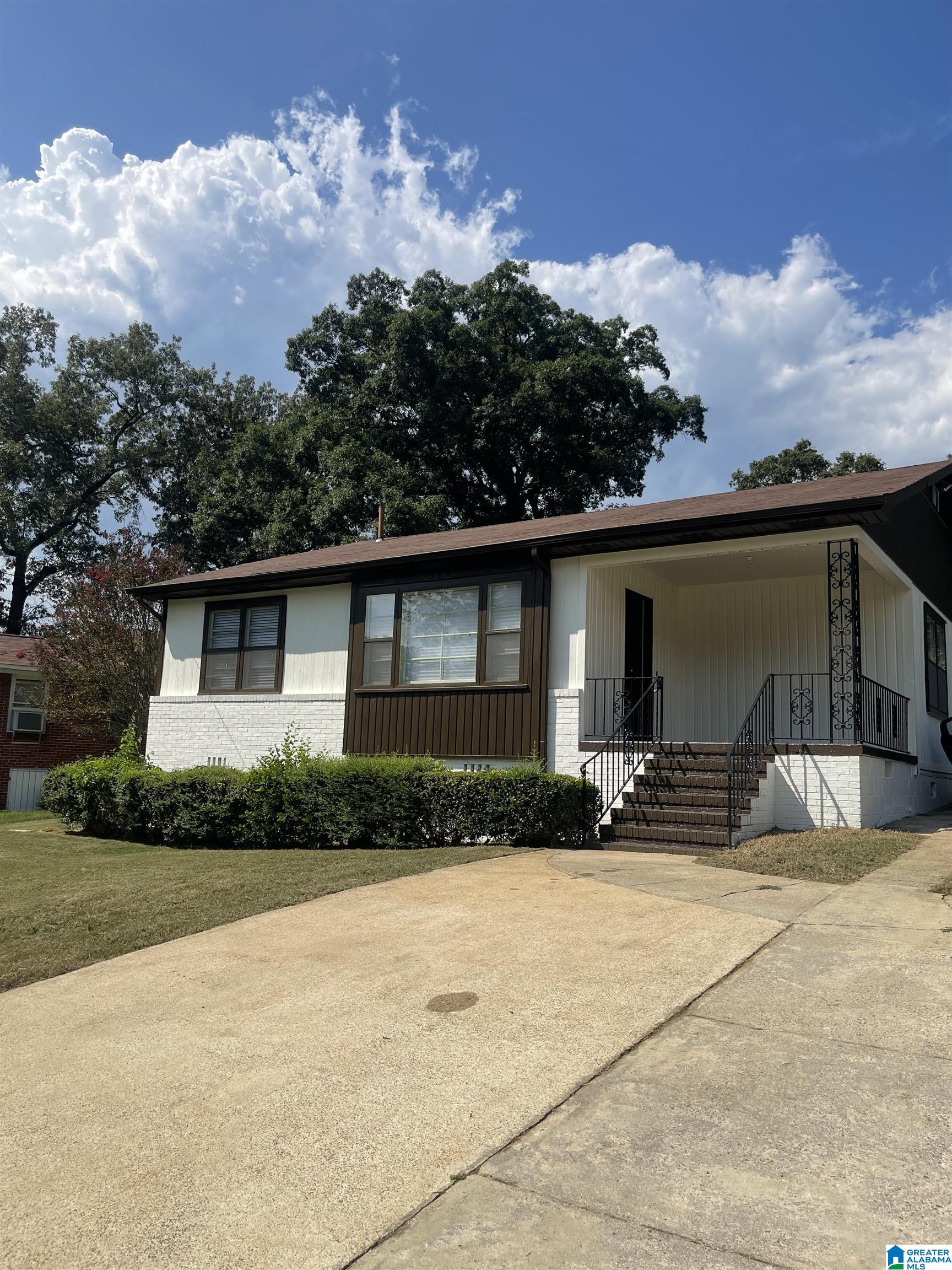 221 Ridgewood Avenue Fairfield, AL 35064 - Photo 2 of 15