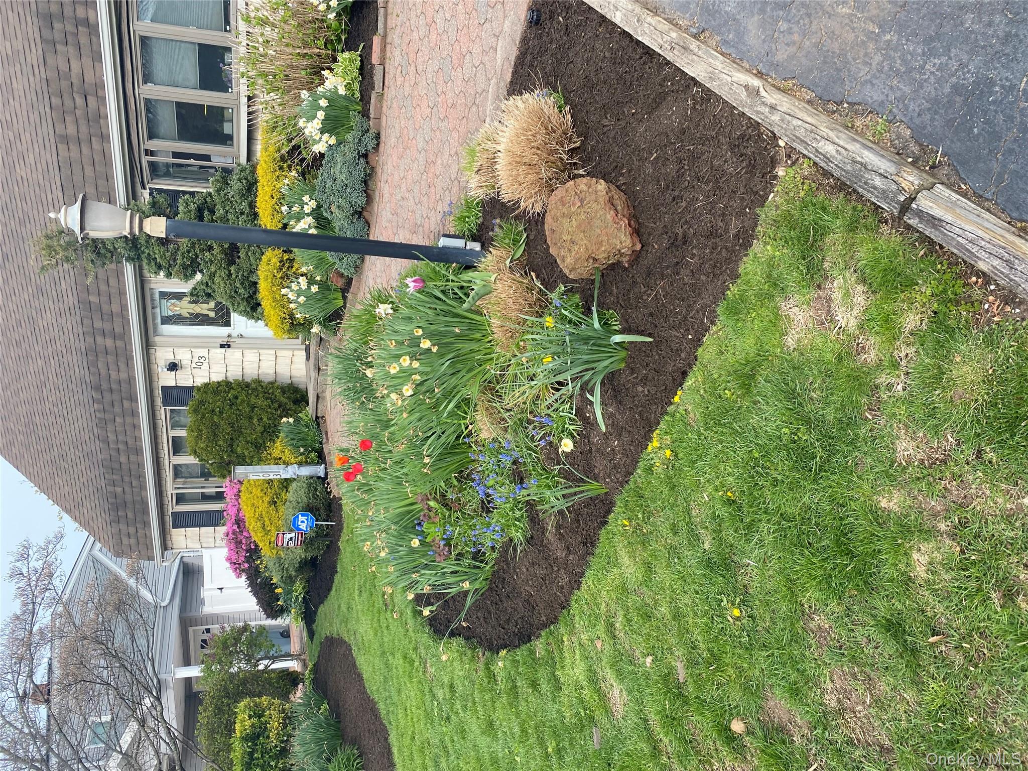 103 Ranch Lane Levittown, NY 11756 - Photo 3 of 7