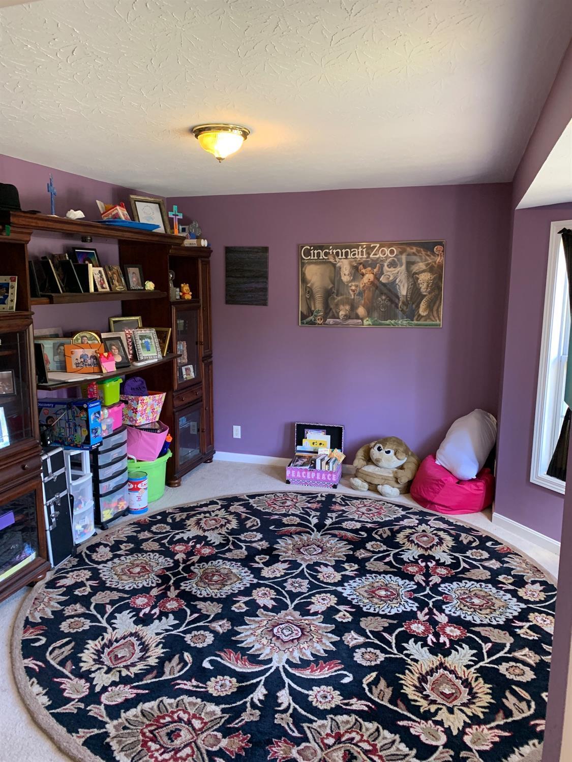 8215 Sheed Road Cincinnati, OH 45247 - Photo 8 of 20
