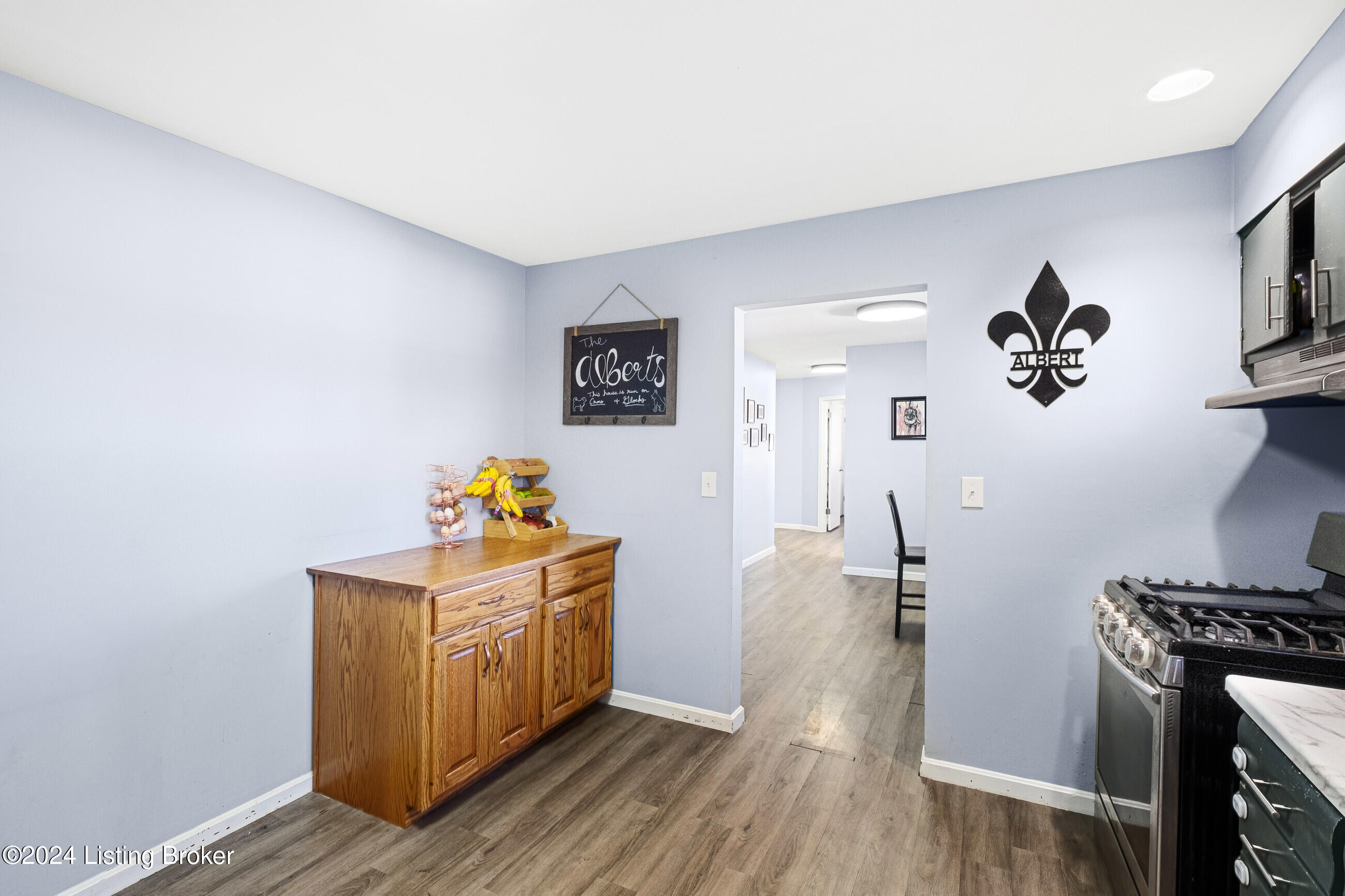 9809 Fairmount Road Louisville, KY 40291 - Photo 13 of 34 9809 fairmount_034