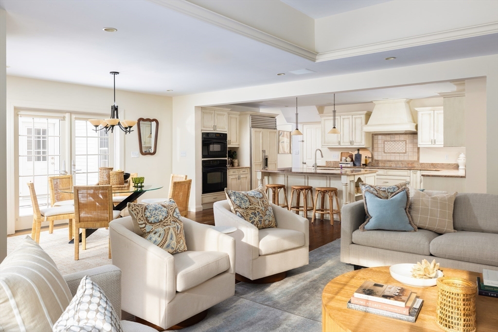 137 Hagen Road Newton, MA 02459 - Photo 6 of 16 Gallery Image 6