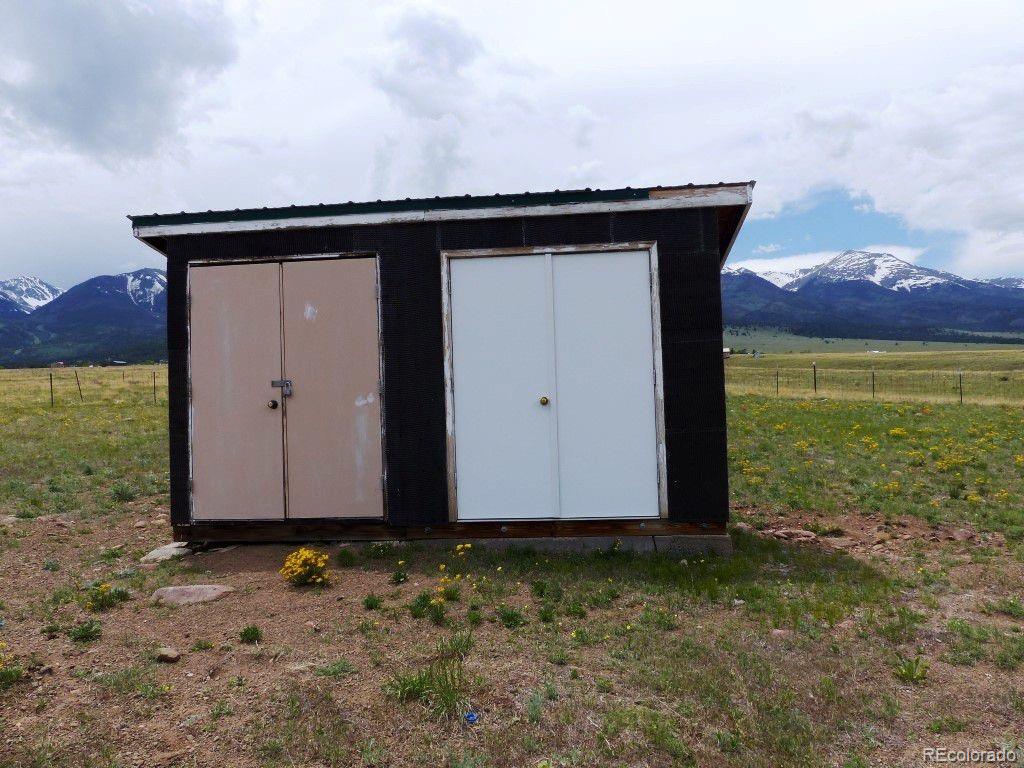 985 Prairie Road Westcliffe, CO 81252 - Photo 21 of 35 a view of backyard with wooden fence