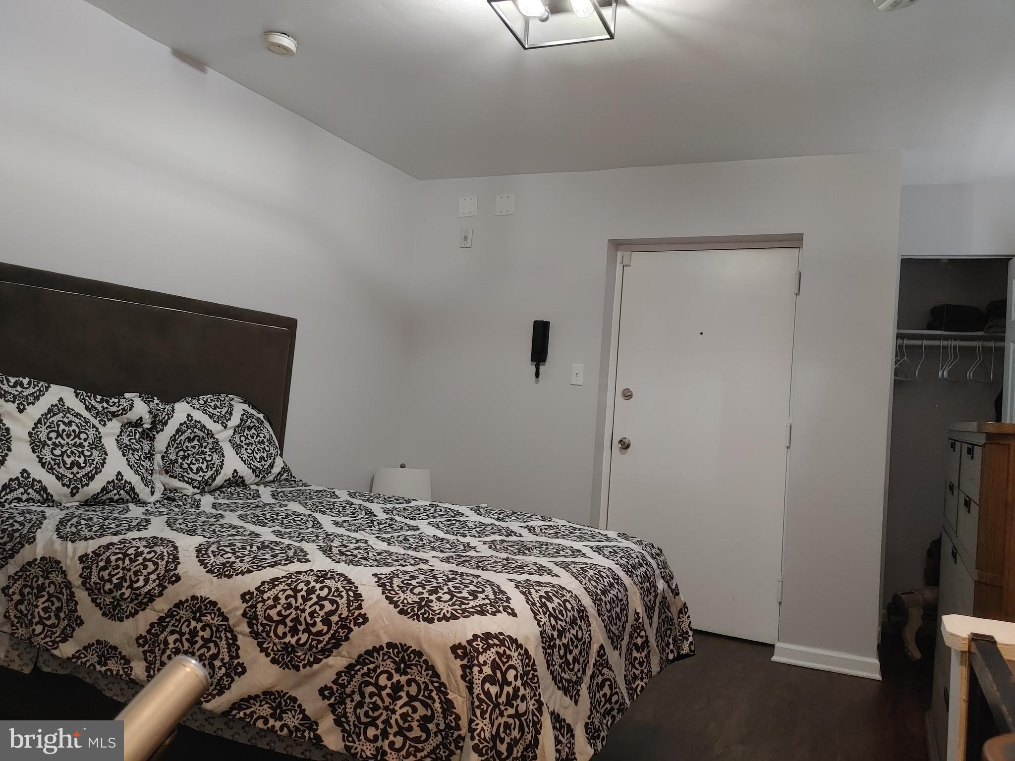 335 South 12th Street, Unit 1B Philadelphia, PA 19107 - Photo 4 of 5