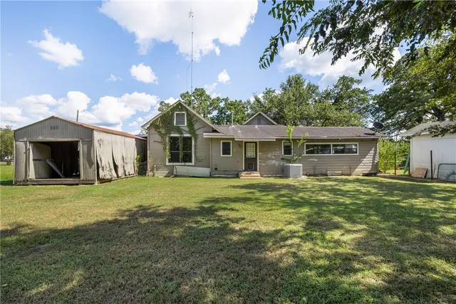 $155,000 | 488 7th Street, Somerville, TX 77879