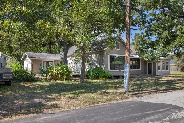$155,000 | 488 7th Street, Somerville, TX 77879