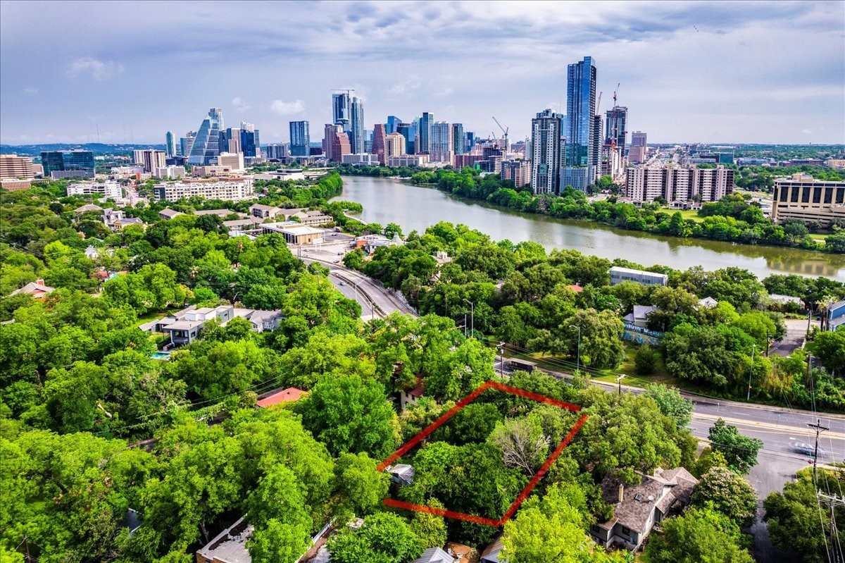 807 West Riverside Drive Austin, TX 78704 - Photo 1 of 1 Boundary lines are estimated.