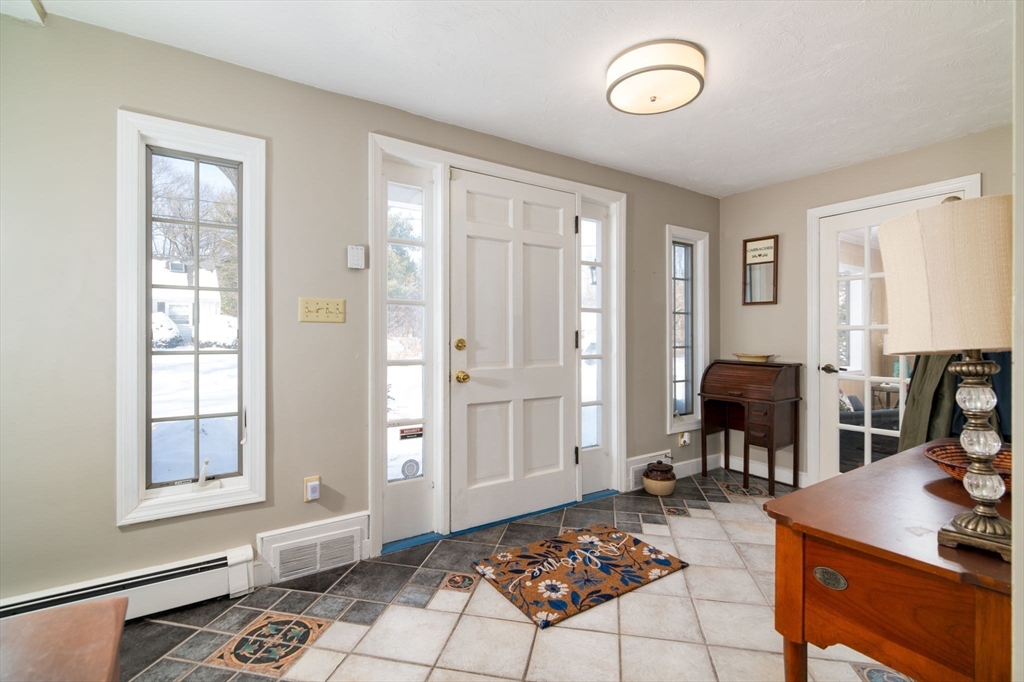 17 White Road Braintree, MA 02184 - Photo 4 of 42