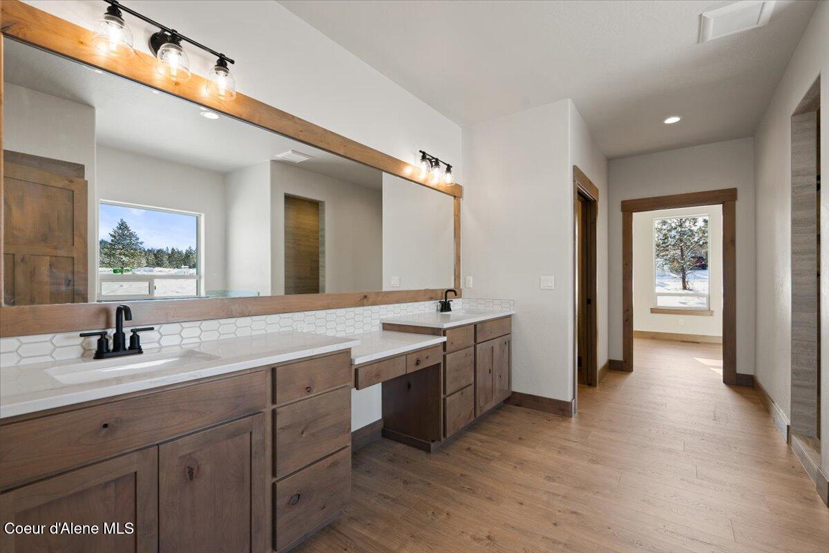 L3-b8 North Eclipse Road Rathdrum, ID 83858 - Photo 23 of 42 Primary bathroom