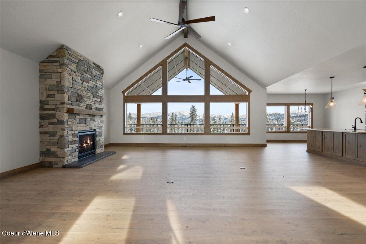 L3-b8 North Eclipse Road Rathdrum, ID 83858 - Photo 5 of 42 Living Room