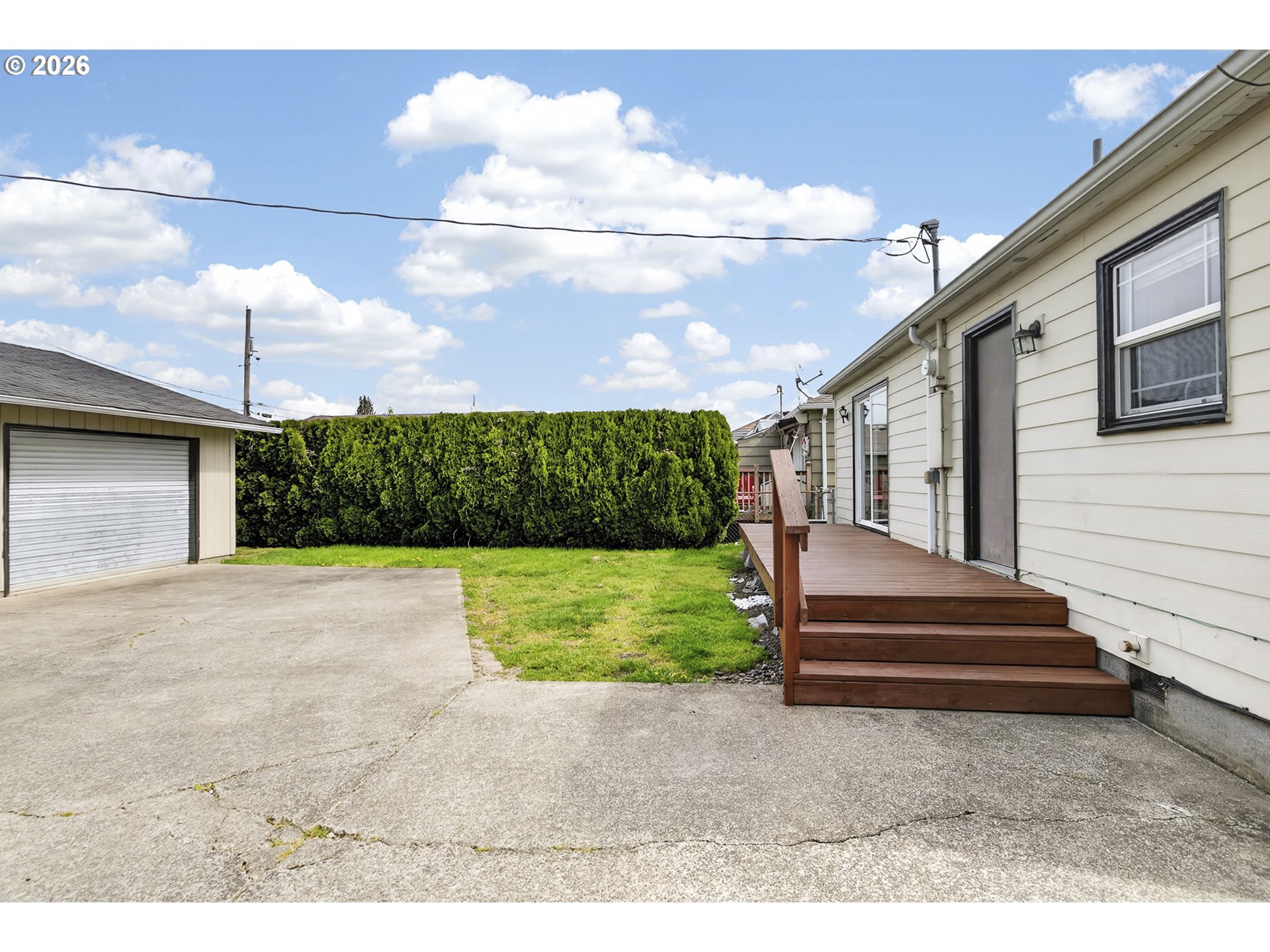 507 19th Avenue Longview, WA 98632 - Photo 15 of 17 a view of outdoor space and yard