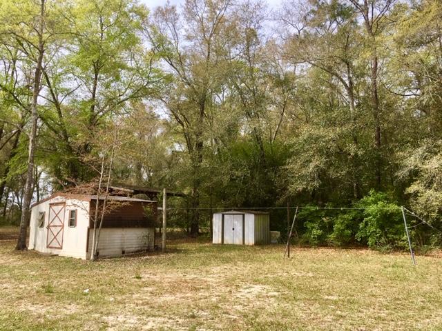 199 Ritzman Road DeFuniak Springs, FL 32433 - Photo 40 of 57 Storage Building & Well House