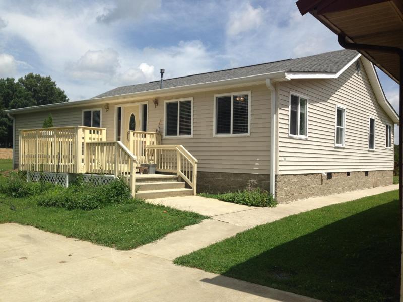 460 Fred Ford Road Crossville, TN 38571 - Photo 1 of 16 20140824213959056372000000-o