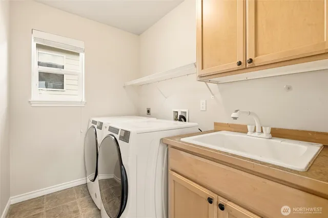 $1,025,000 | 2504 201st Place Southwest, Lynnwood, WA 98036