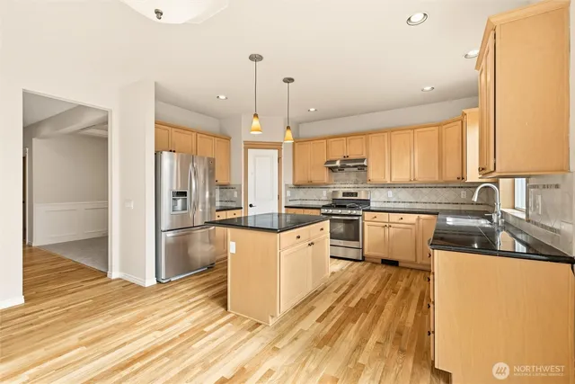 $1,025,000 | 2504 201st Place Southwest, Lynnwood, WA 98036