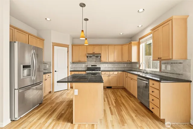 $1,025,000 | 2504 201st Place Southwest, Lynnwood, WA 98036