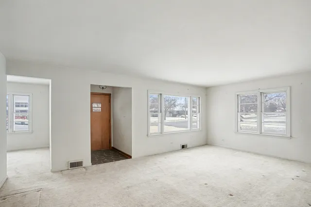 $174,900 | 347 Cass Street, Crete, IL 60417