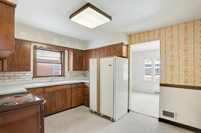 $174,900 | 347 Cass Street, Crete, IL 60417