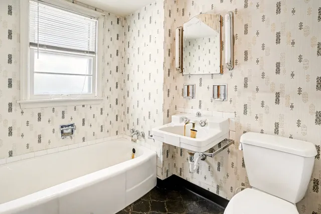 $174,900 | 347 Cass Street, Crete, IL 60417