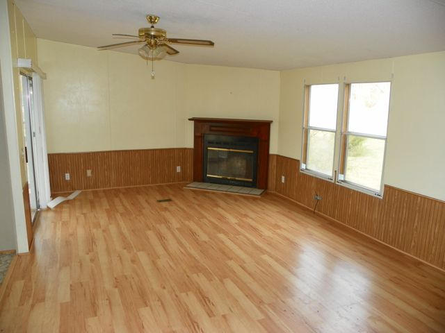 3685 Yates Road Shawsville, VA 24162 - Photo 4 of 14 GREAT ROOM