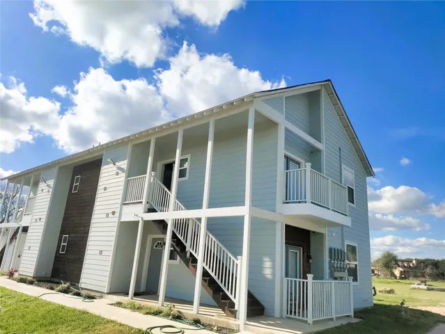 $1,395 | 430 Schmidt Road, Unit A2, Sealy, TX 77474