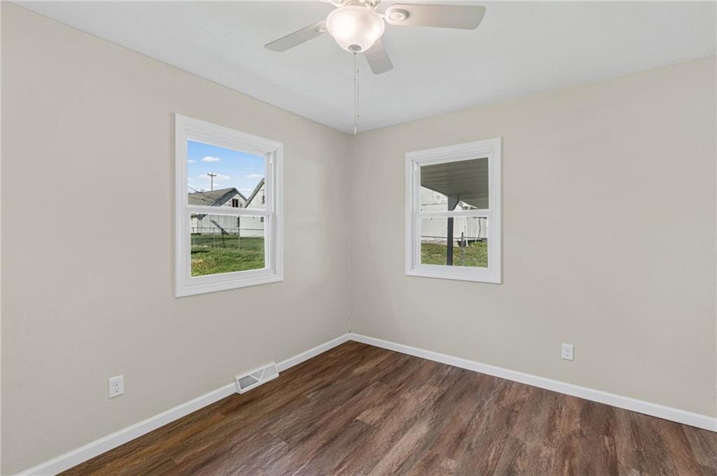 509 East 2nd Street Cameron, MO 64429 - Photo 8 of 20