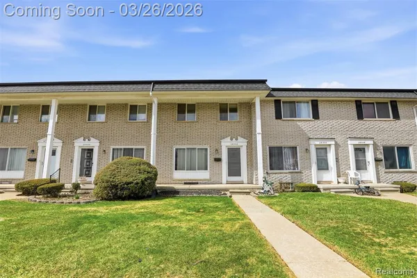 $170,000 | 28332 Universal Drive, Unit 148, Warren, MI 48092