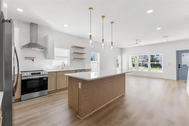 $1,599,000 | 2525 13th Avenue North, St. Petersburg, FL 33713