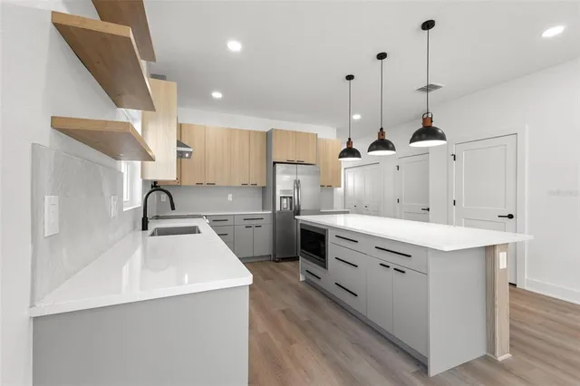 $1,599,000 | 2525 13th Avenue North, St. Petersburg, FL 33713