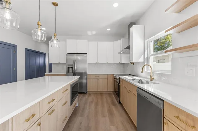 $1,599,000 | 2525 13th Avenue North, St. Petersburg, FL 33713