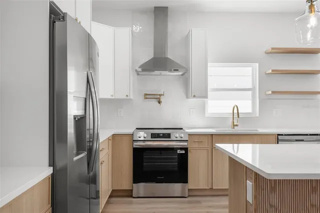 $1,599,000 | 2525 13th Avenue North, St. Petersburg, FL 33713