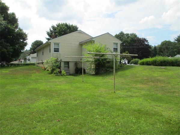 15 Williams Road Grafton, MA 01536 - Photo 3 of 14 Gallery Image 3