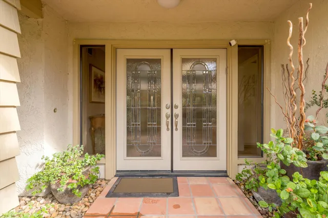 a view of a entrance door of the house