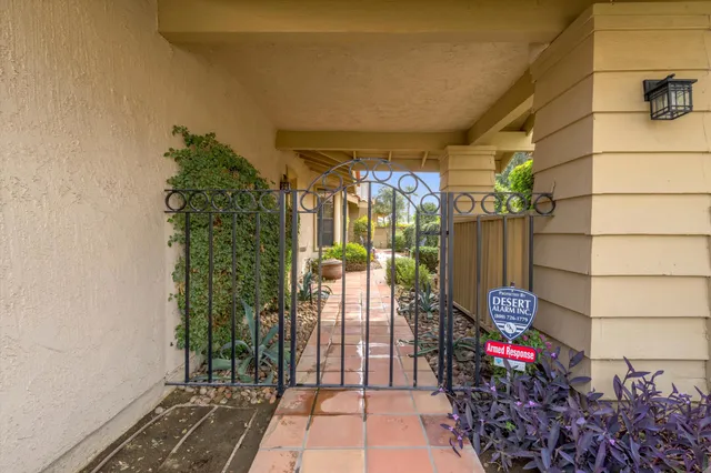 a view of entryway with a flower pot