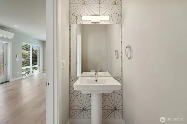 $2,950 | 527 South Cloverdale Street, Unit A, Seattle, WA 98108