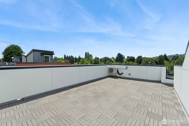 $2,950 | 527 South Cloverdale Street, Unit A, Seattle, WA 98108