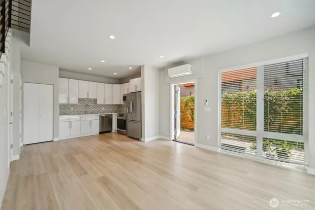 $2,950 | 527 South Cloverdale Street, Unit A, Seattle, WA 98108