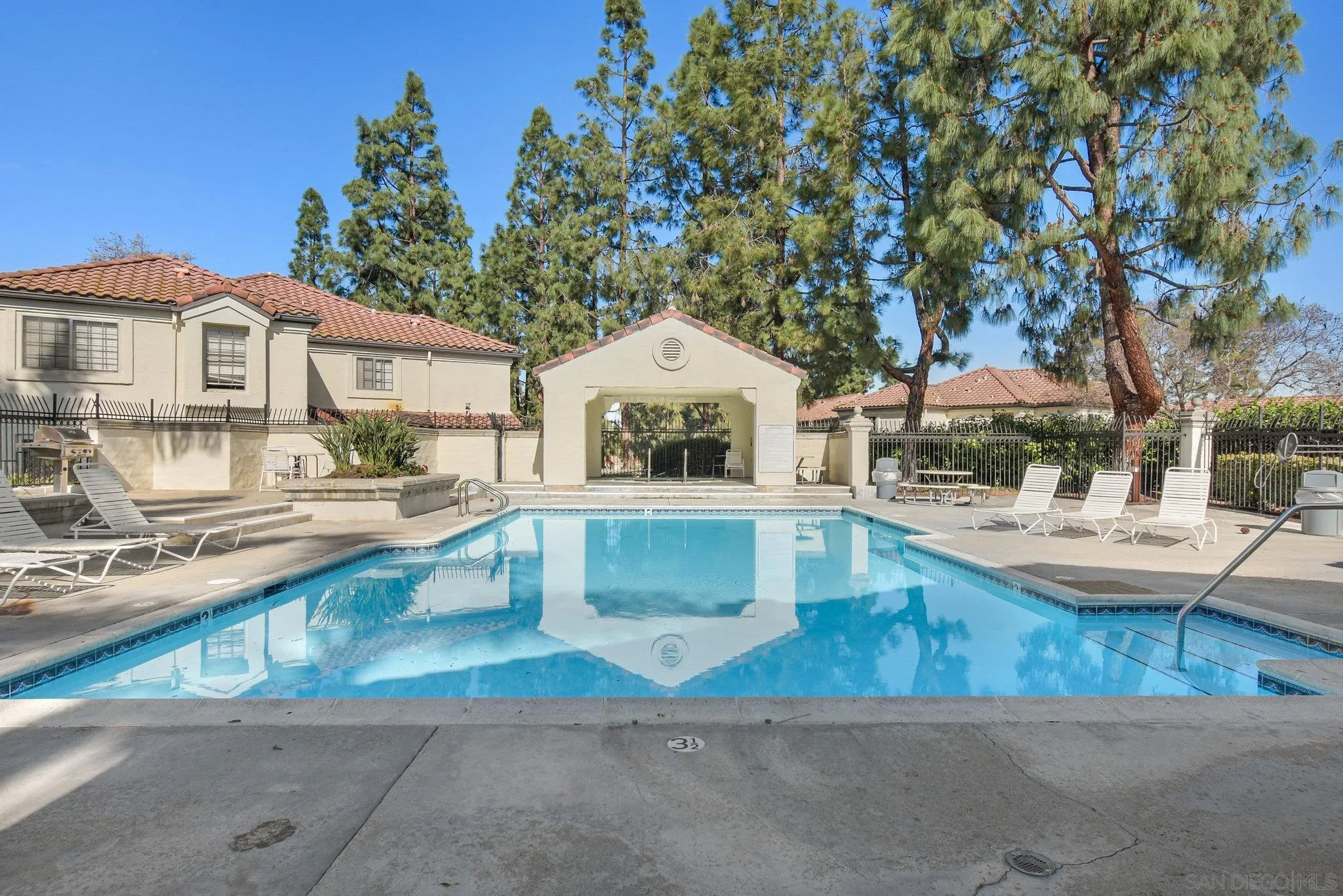 774 Eastshore Terrace, Unit 169 Chula Vista, CA 91913 - Photo 28 of 34 a front view of a house with garden