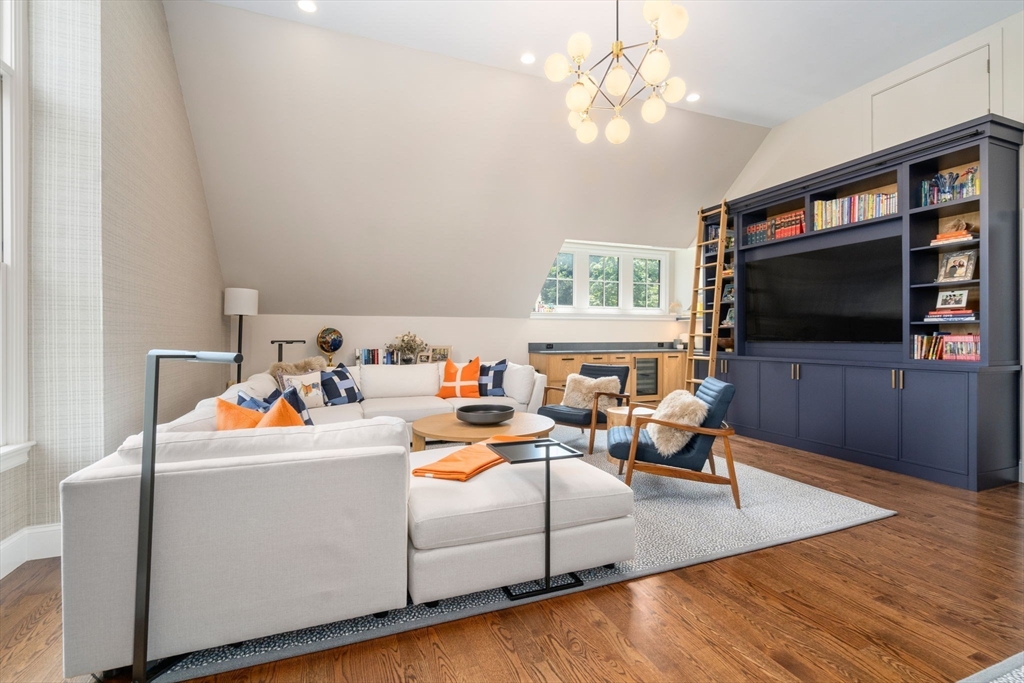 35 Lenox Street Newton, MA 02465 - Photo 14 of 24