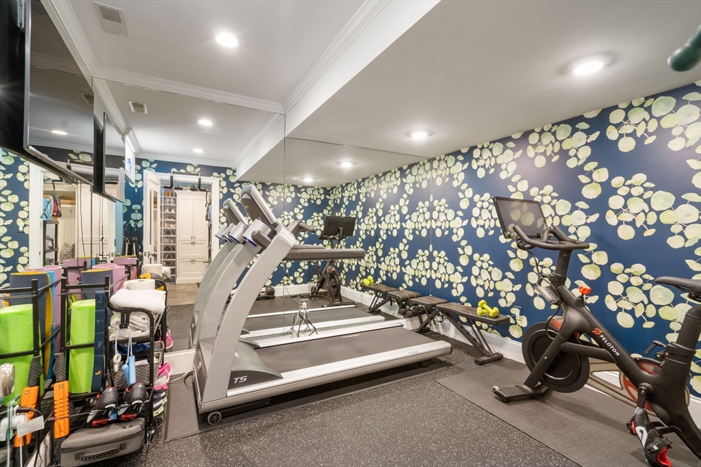 35 Lenox Street Newton, MA 02465 - Photo 19 of 24