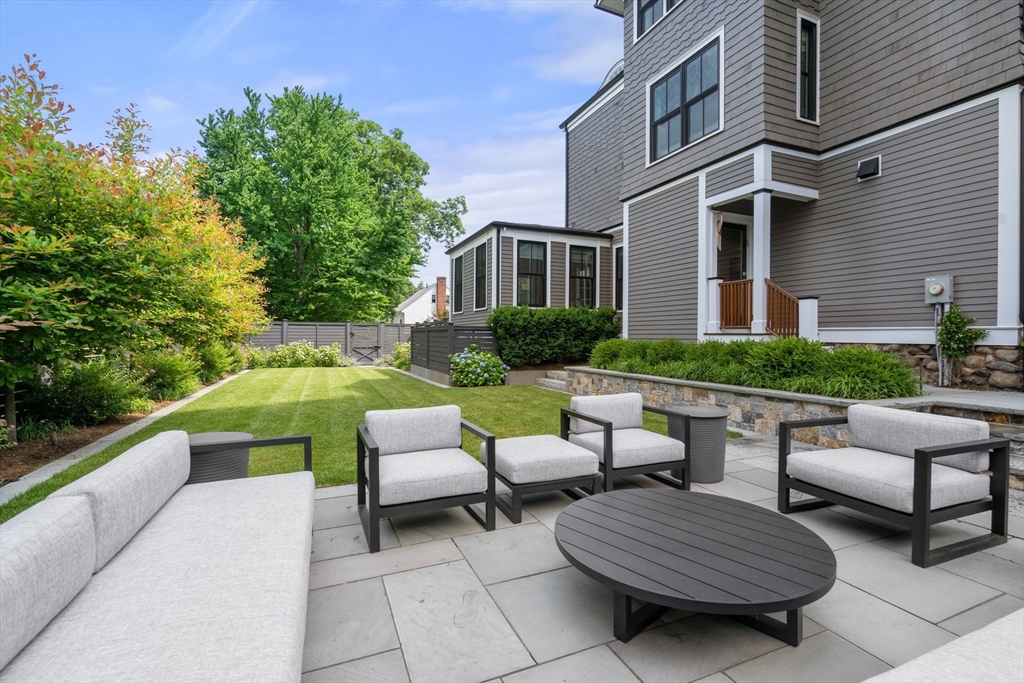 35 Lenox Street Newton, MA 02465 - Photo 20 of 24