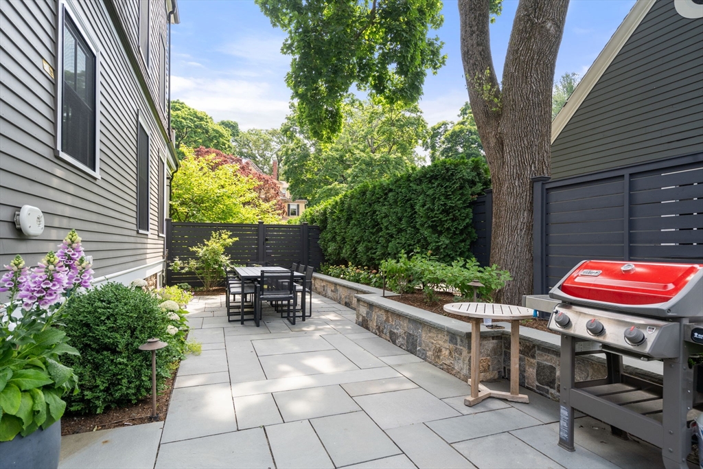 35 Lenox Street Newton, MA 02465 - Photo 21 of 24