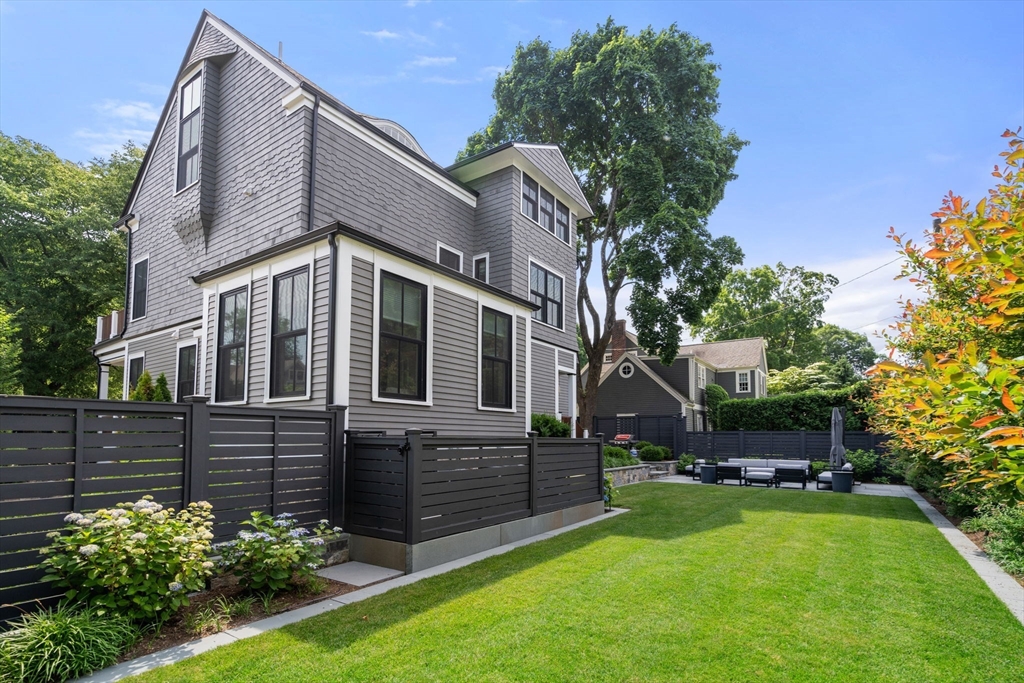 35 Lenox Street Newton, MA 02465 - Photo 22 of 24