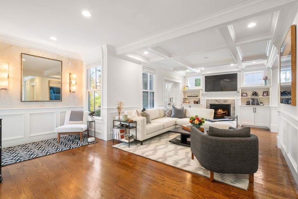 35 Lenox Street Newton, MA 02465 - Photo 5 of 24